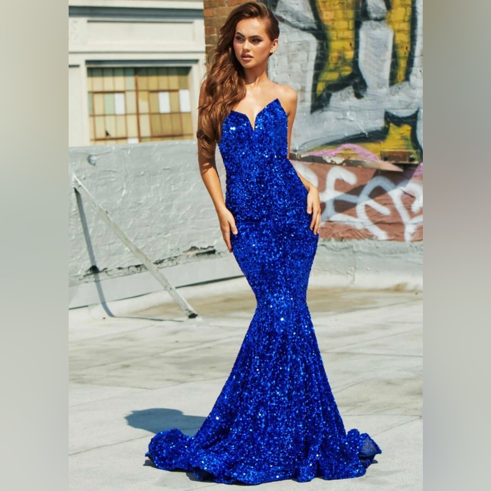 Prom/ Homecoming/ Gala/ Prom Dress/ Gown